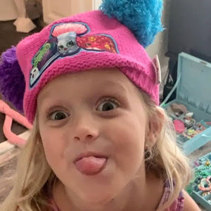 Meet your Posher, Stella